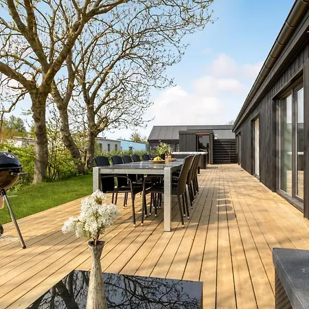 Beautiful In With Kitchen Holiday home